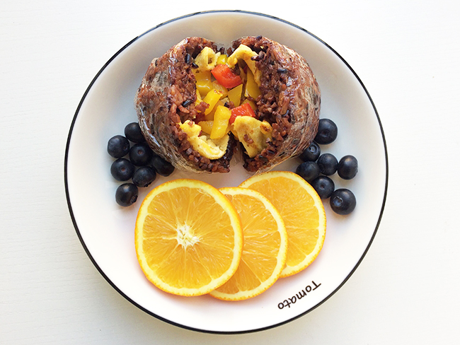 black rice roll breakfast 黑米饭团早餐